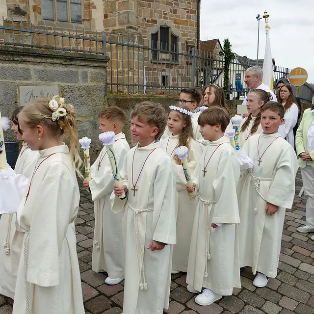 Weißer Sonntag in St. Crescentius