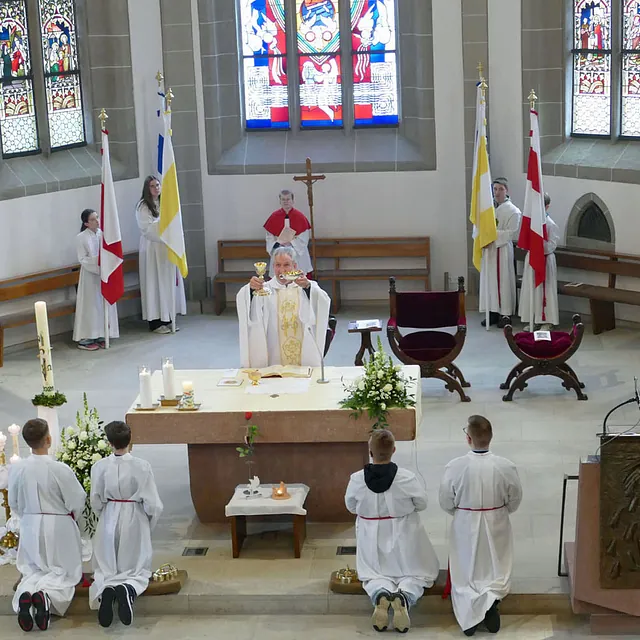 Weißer Sonntag in St. Crescentius