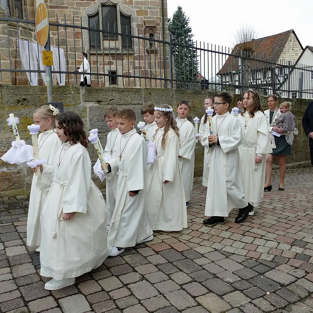 Weißer Sonntag in St. Crescentius
