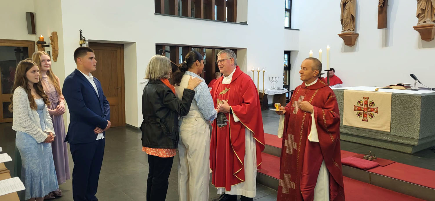 Feier der heiligen Firmung in Heilig Kreuz