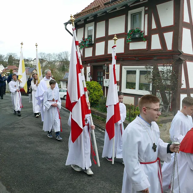 Weißer Sonntag in St. Crescentius