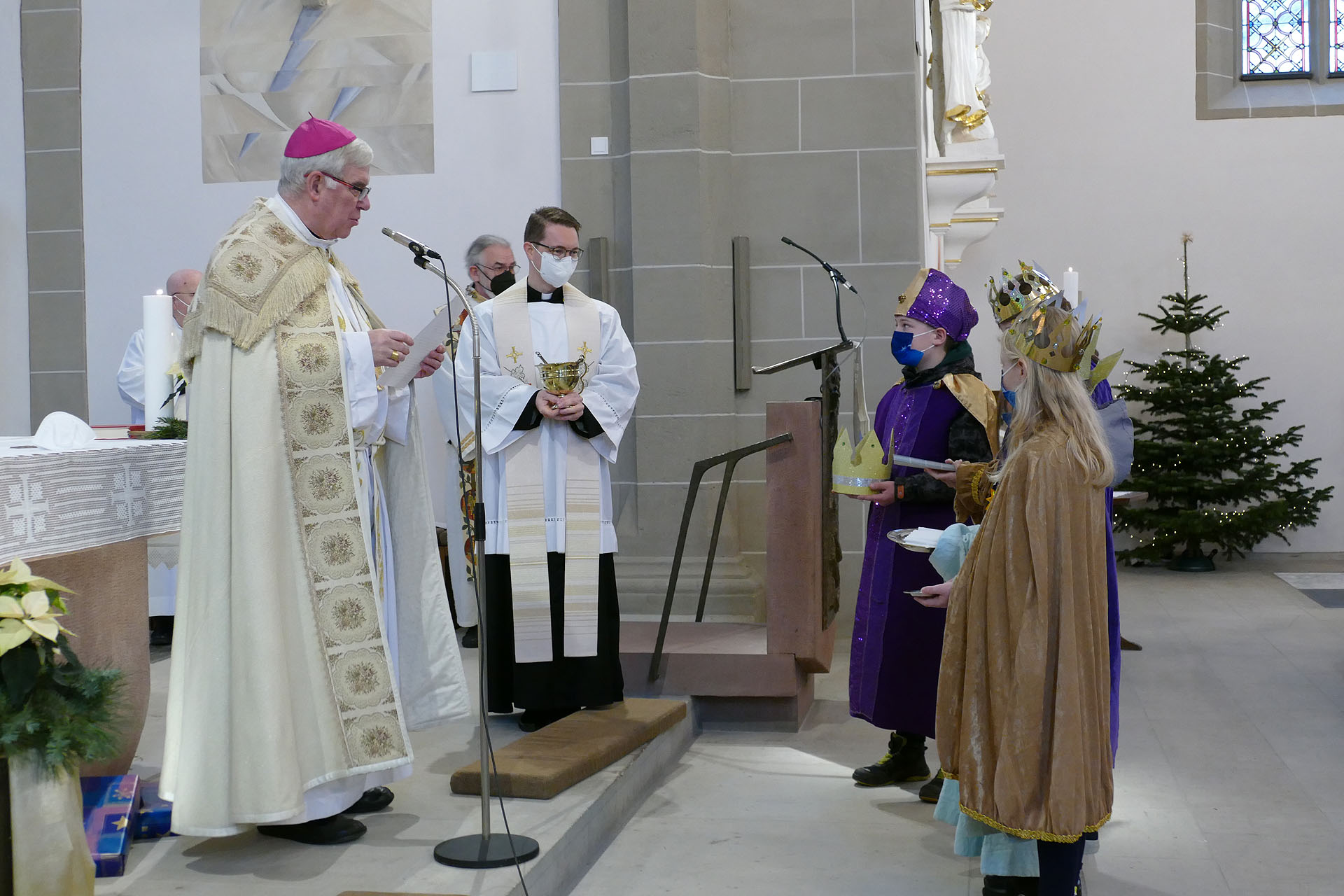 Diözesane Aussendung der Sternsinger in St. Crescentius