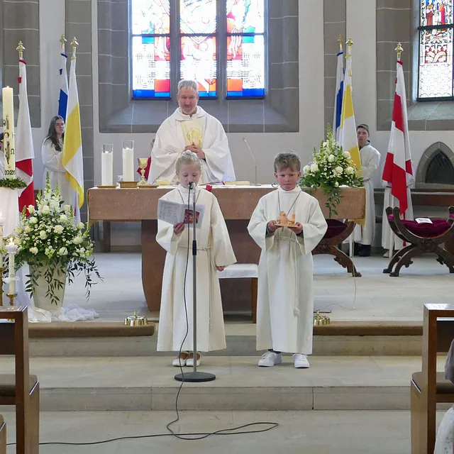 Weißer Sonntag in St. Crescentius