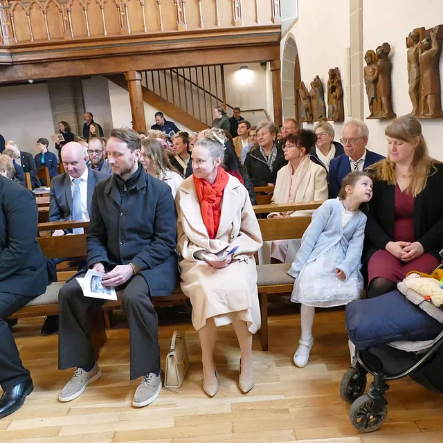 Weißer Sonntag in St. Crescentius