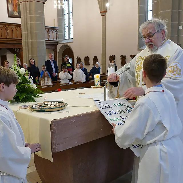 Dankgottesdienst der Kommunionkinderin St. Crescentius