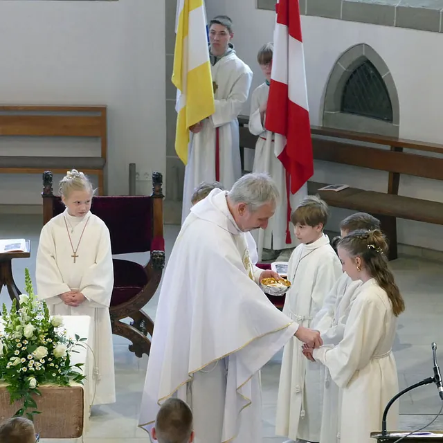 Weißer Sonntag in St. Crescentius