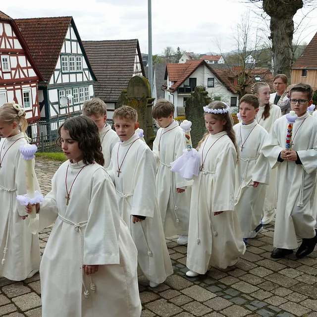 Weißer Sonntag in St. Crescentius