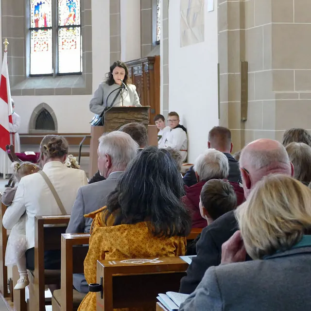 Weißer Sonntag in St. Crescentius