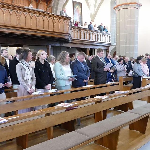 Weißer Sonntag in St. Crescentius