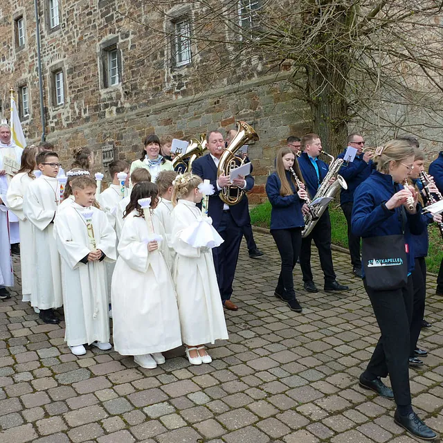Weißer Sonntag in St. Crescentius