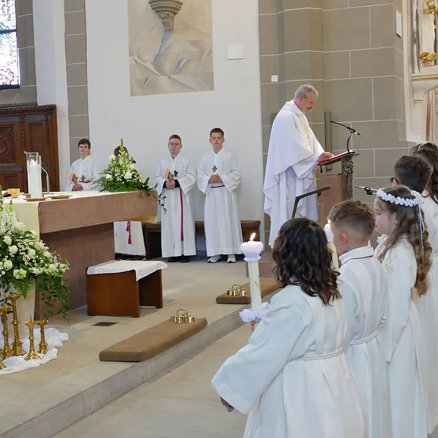 Weißer Sonntag in St. Crescentius