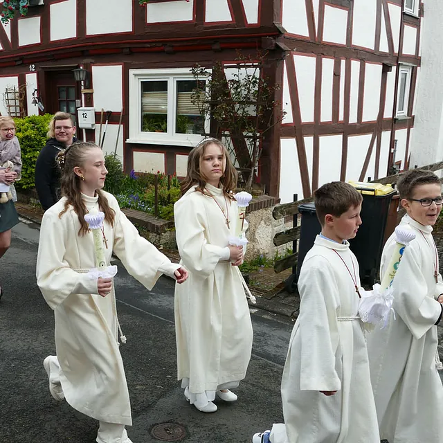 Weißer Sonntag in St. Crescentius