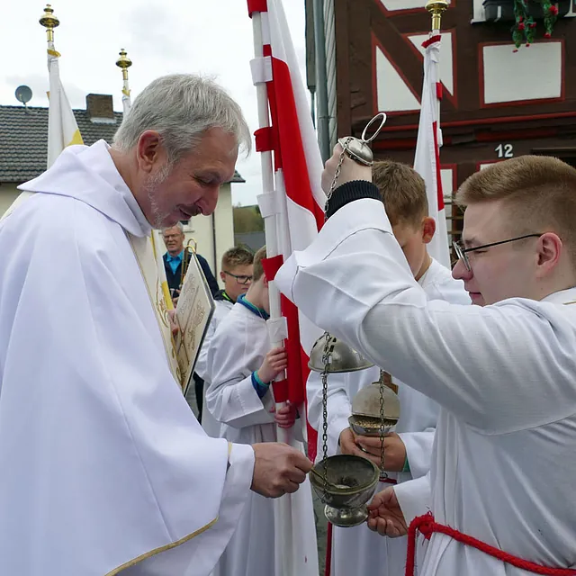 Weißer Sonntag in St. Crescentius