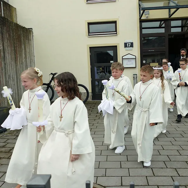 Weißer Sonntag in St. Crescentius