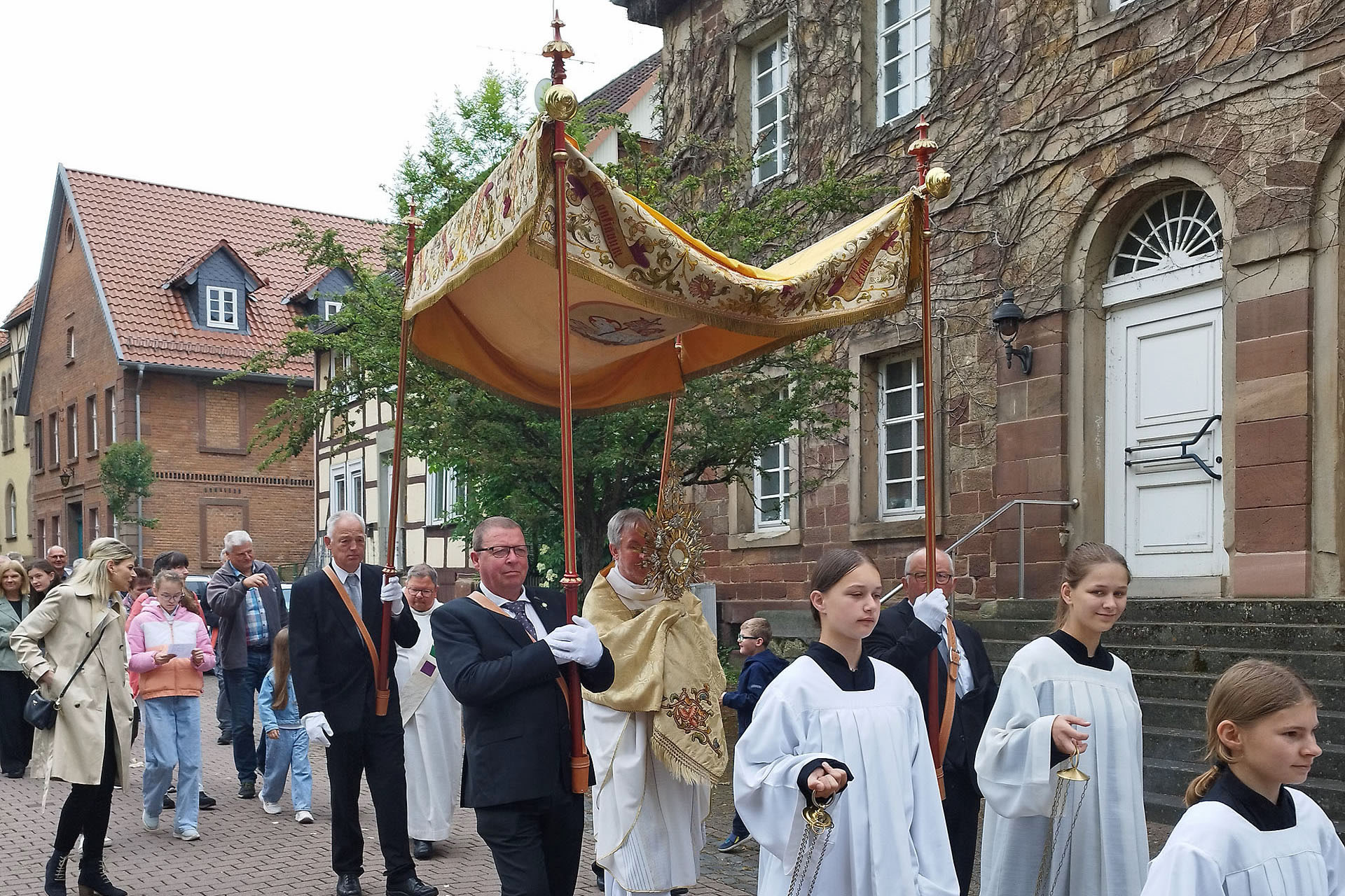 Fronleichnamsprozession und Pfarrfest in Volkmarsen