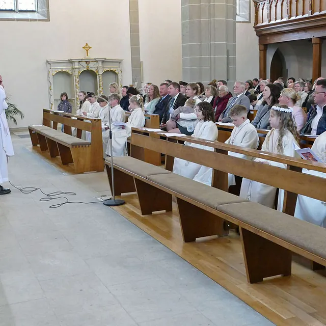 Weißer Sonntag in St. Crescentius