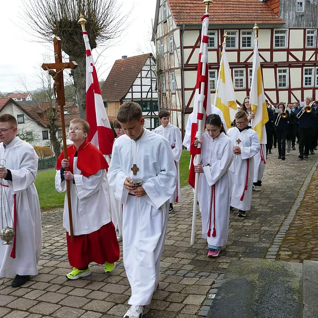 Weißer Sonntag in St. Crescentius