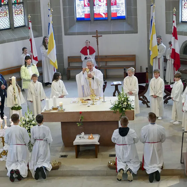 Weißer Sonntag in St. Crescentius