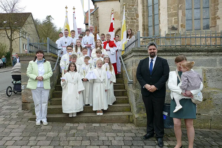 Weißer Sonntag in St. Crescentius
