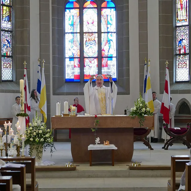 Weißer Sonntag in St. Crescentius