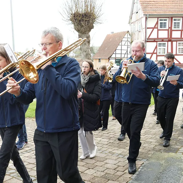 Weißer Sonntag in St. Crescentius