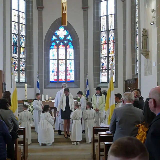 Weißer Sonntag in St. Crescentius