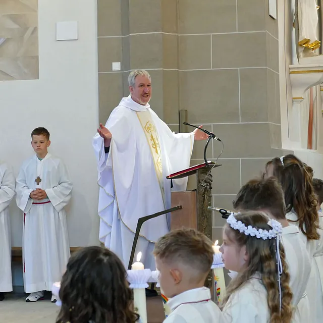 Weißer Sonntag in St. Crescentius