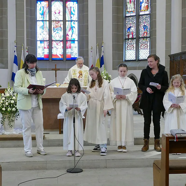 Dankgottesdienst der Kommunionkinderi n St. Crescentius