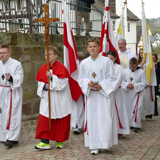 Weißer Sonntag in St. Crescentius